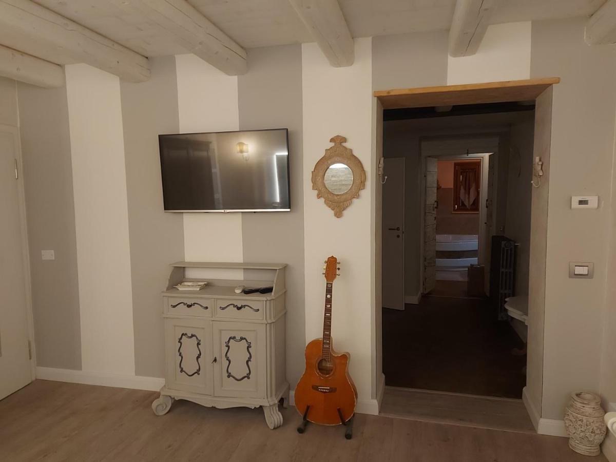 B&B Corte Colli Antichi Сона Екстер'єр фото